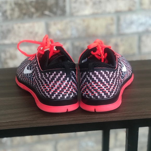 #SOLD**Nike Womens Size 7.5 - Picture 3 of 6